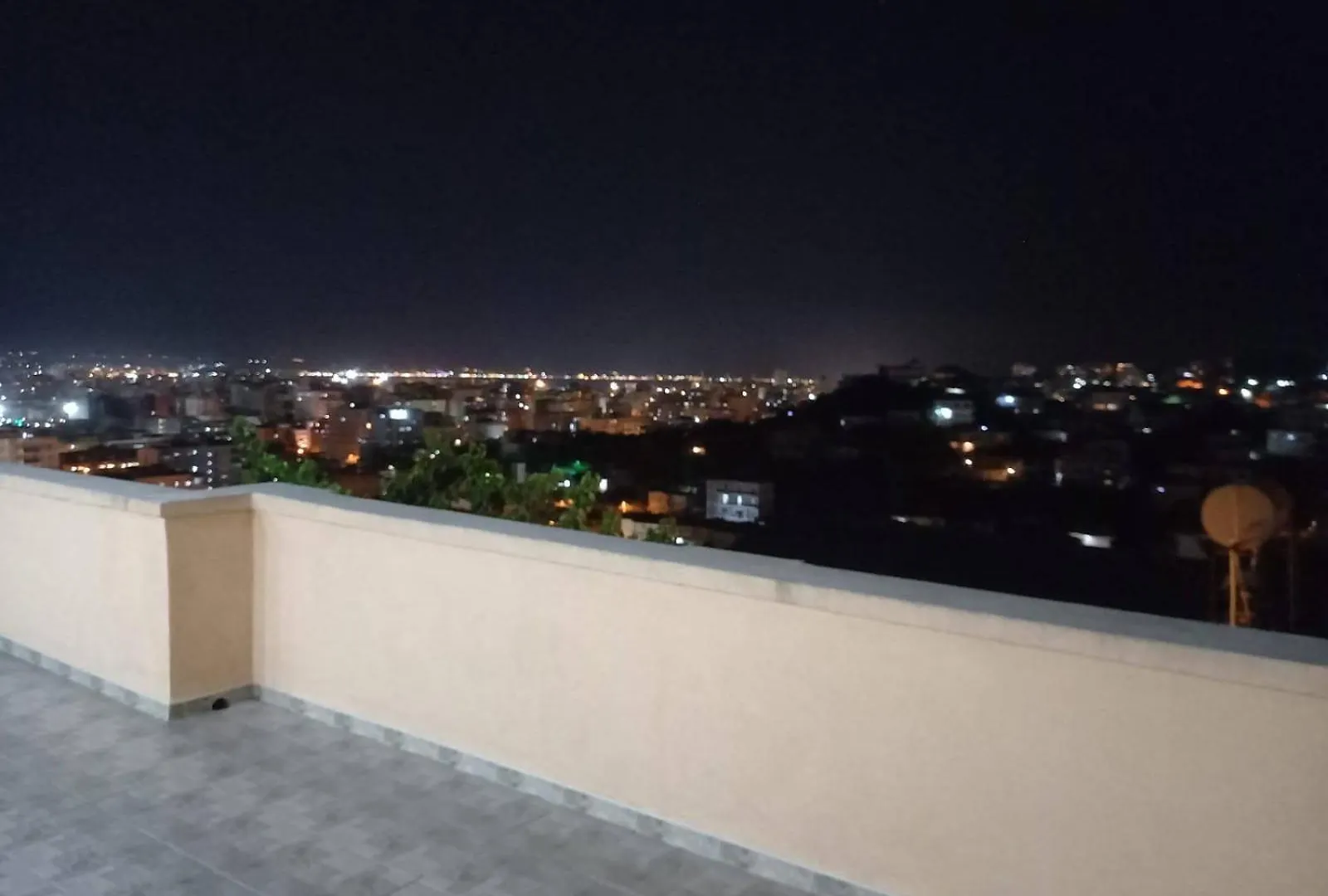 Hilltop Haven Cityview Durrës Appartement